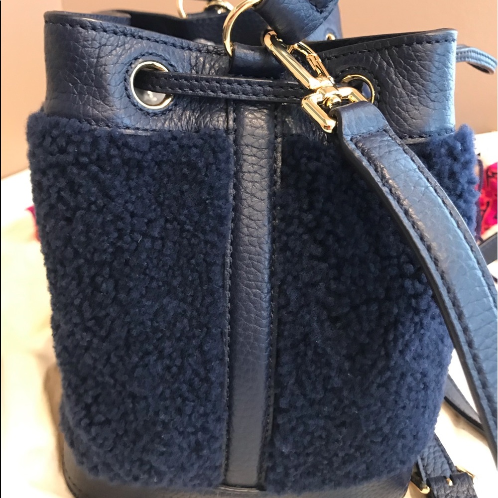 Tory Burch Navy Shearling Bucket Bag with Cream and Forest Green Stripes - Picture 2 of 12